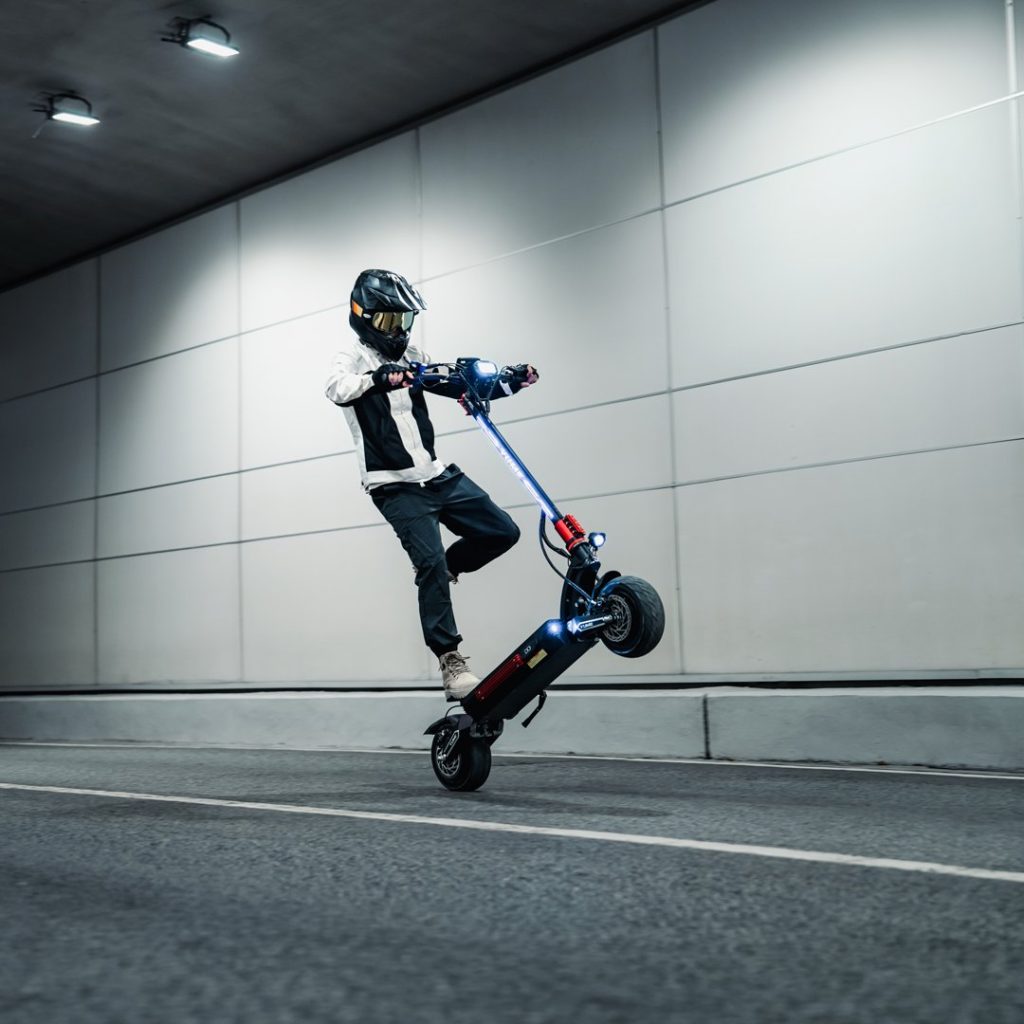 YUME Raptor 2 Lighting