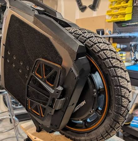 InMotion P6 fast electric unicycle for commuting